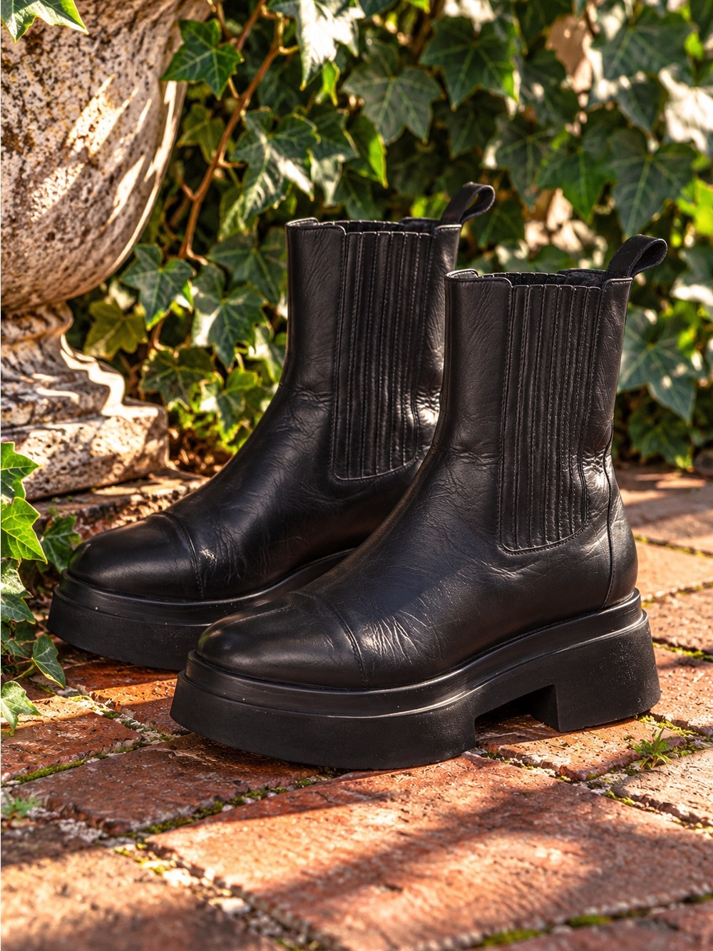 TAMARA MELLON Black Leather Platform Chelsea Boots, IT 40